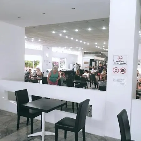 מלון Porto Plazza הרסוניסוס