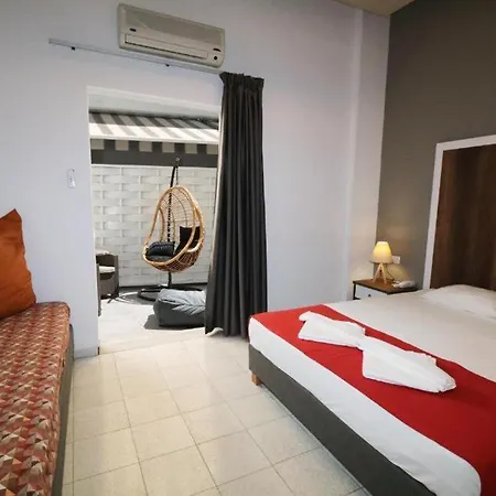 Porto Plazza מלון 3*