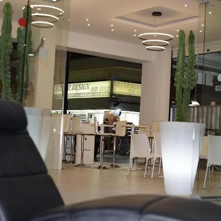 Porto Plazza מלון 3*