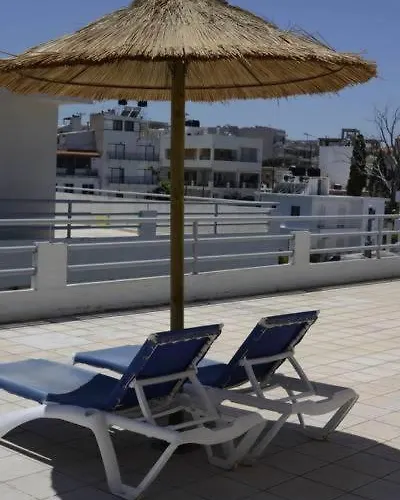 מלון Porto Plazza הרסוניסוס